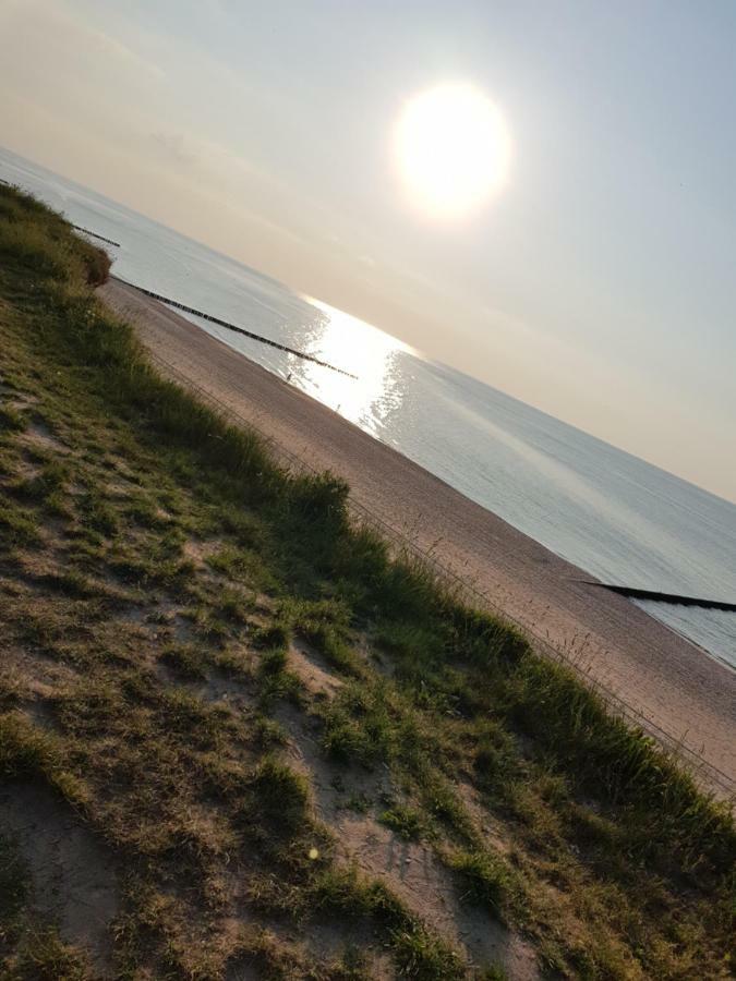 Pokoje Goscinne U Laury Rewal Exterior foto